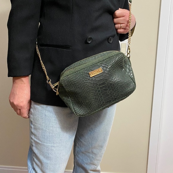 Leather crossbody bag - Picture 2 of 4